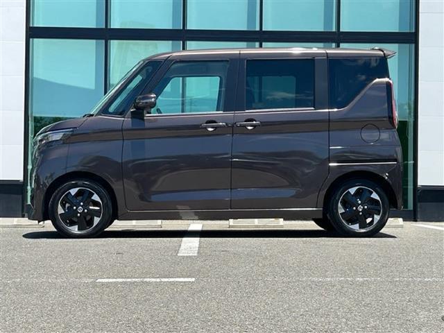 【左】当社基準による調査の結果、修復歴車と判断された車両は一部店舗を除き、販売を行なっておりません。万一、納車時に修復歴があった場合にはご契約の解除等に応じます。