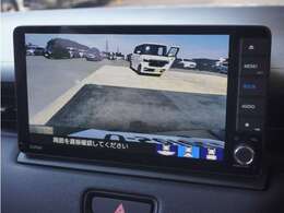 ◆バックカメラ◆リバースにするだけで映ります、後方の安全確認や、狭い駐車場での車庫入れ、雨の日や夜間など視界の悪い時に便利です！安全にバックする為には欠かせない装備です。