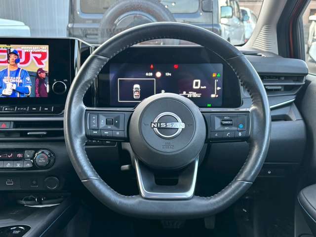 ☆自社工場ございます☆車はメンテナンスが大事です。でも壊れる事もございます。壊れたら嫌な気分になりますが、治ったらいい気分に変わりますよね。自社工場での納車前整備。納車後整備お任せください。