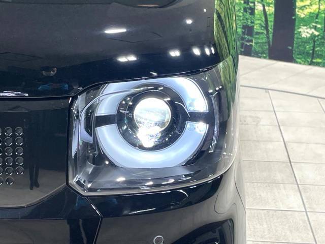 【LEDヘッドライト】悪天候や夜間走行時も良好な視界を確保し安心して運転できる高輝度LEDヘッドライトを装備！点灯速度が早く、消費電力も抑えられています。