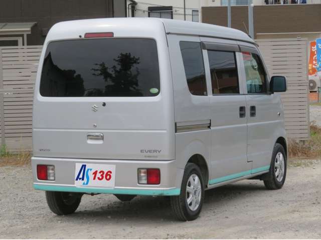 オートサロン136では、仕入れてから全てのお車整備、オイル交換、ワイパー交換、外装磨きコーティング、内装クリーニングを行っております。