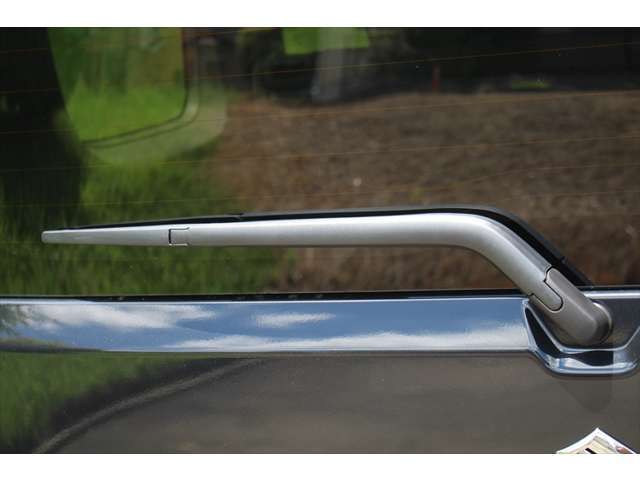 自社の鈑金工場もございますので、万が一のお車の傷直しも当店にお任せ下さい！