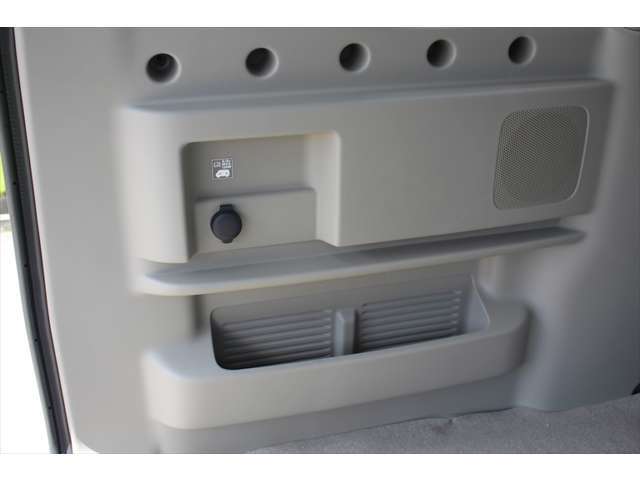 シートも綺麗に保ちたい！！という方には、シートコーティングがオススメ！ご納車前の施工をオススメしています！