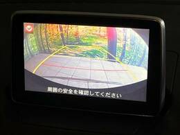 【バックカメラ】駐車時に後方がリアルタイム映像で確認できます。大型商業施設や立体駐車場での駐車時や、夜間のバック時に大活躍！運転スキルに関わらず、今や必須となった装備のひとつです！