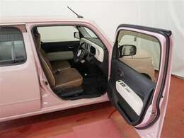 ファブリックで包み込んだベーシックなシートです。通気性が良くて蒸れにくい上に、保温性も高いので冬場でも冷えを感じにくいです♪