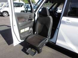 仕入れにもこだわっており、走行距離不明車両やメーター改ざんなどの車両は一切取り扱っておりません！また、修復歴に関しましても厳正なチェックを実施した上での適正な表示を致しておりますのでご安心下さい。