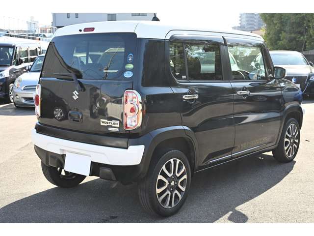 基本プランでは、ガラスコーティング等を提供。車の美しさと耐久性を保つためのもの。施工はプロの業者が行い、品質にこだわります。JCLの目標は、お客様に喜ばれる車を提供することです。