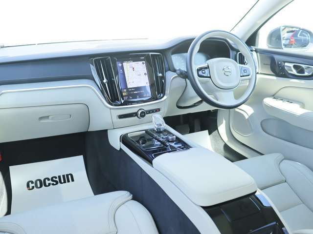 【LAGOM with VOLVO　ボルボのある、ちょうどいい暮らし。】LAGOM（ラーゴム）とは、「自分にとって、多すぎず、少なすぎず、ちょうどいいバランス」という意味があるスウェーデンの言葉です。