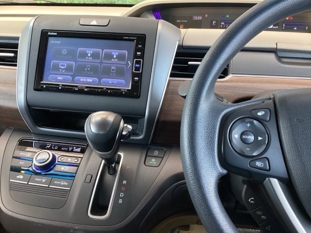 ホンダ純正メモリーナビ搭載ですので、遠距離へのお出かけもお任せ下さい。