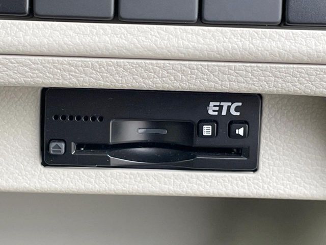 【ETC】高速道路の料金所をストレスなく通過！話題のスポットやサービスエリアに多い「スマートIC」利用時は必須のアイテムです。当店でセットアップを実施、ご納車当日からすぐにご利用いただけます！