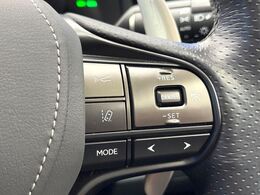 ●レーダークルーズコントロール：前の車との車間距離を一定にとりつつ、一定速度で自動走行してくれる次世代のクルーズコントロール！主に高速道路や自動車専用道路で使用する便利な機能です！