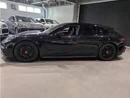 新車・認定中古車の販売はもちろん車検・点検・整備・修理と、ポルシェのことなら全てお任せ下さい。