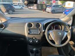 運転席まわりです。細かいオプションなど、気になるところがあればお気軽にメールやお電話等でお問合せください。