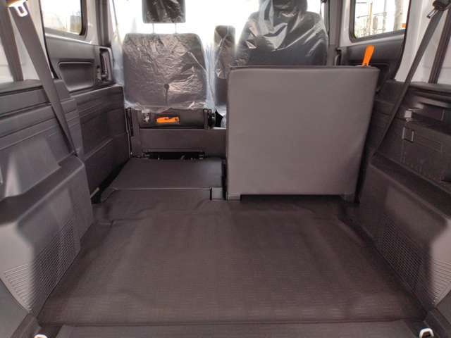 【シートアレンジ】乗せる荷物によってシートをアレンジすれば、大きい荷物も沢山積み込めます！