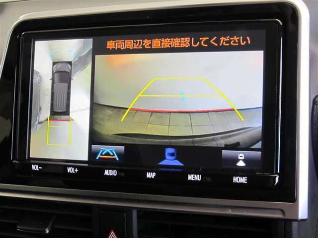 後方の見にくい視界もバックモニターで確認サポートして駐車時も安心☆