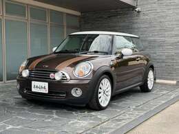 急な故障又はお車乗り換えを円滑にサポートする観点から無料代車を貸し出ししております。尚保険につきましてはお客様が加入されている保険の他車運転特約を利用しお乗りくださいませ。