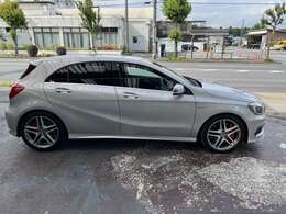 信頼と安心のアップルです。当店で買取をした車を厳選して並べさせて頂いております！下取りのご相談もお気軽に御相談ください！御不明な点・ご質問はお店までご連絡を下さい。無料電話　0078-6003-118510　です。