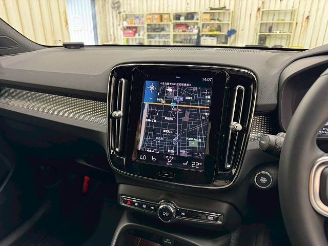【純正HDDナビ】です。BluetoothやフルセグTV等充実装備。