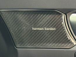 【Harman Kardon（ハーマンカードン）】オプションの高音質スピーカーを搭載しております。専用チューニングにより、クリアで臨場感あふれるサウンドを実現しワンランク上の空間をお楽しみください。