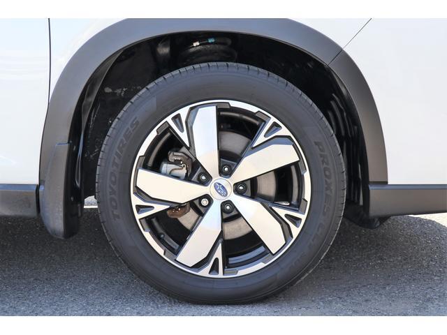 純正18インチアルミホイール、タイヤサイズ 225/55R18