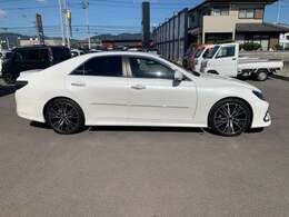 お車の車検・オイル交換・修理・鈑金塗装・ガラス修理・デントリペア・ボディコーティングなども幅広く対応しております。その際は無料で代車を貸し出し致します。車の事は何でもお任せください！