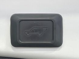 【パワーバックドア】スマートキーや運転席のボタンを押すだけでリアゲートが自動で開閉します！荷物を持っている時や、高い位置にあるバックドアを閉める際に便利な機能です♪