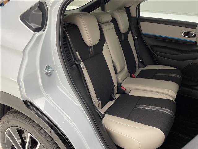 【後部座席】『後部座席周辺』の画像になります。写真の内容に関してご不明点、ご質問等がございましたらお気軽にガリバー店舗までお問い合わせください。