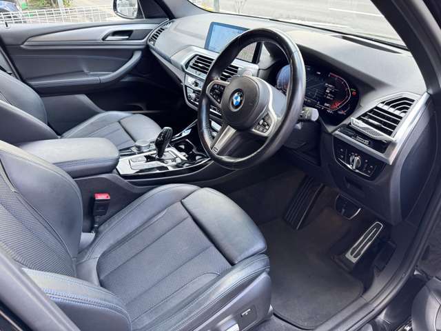 ★運転席スペースも広く、ゆったりとドライブを楽しんでいただけます★