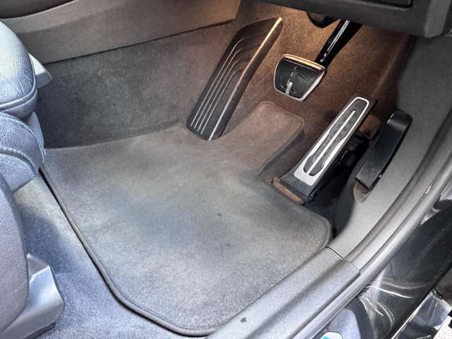 ★フロアマットも綺麗な状態です★こちらも、もちろん除菌、クリーニング済み★