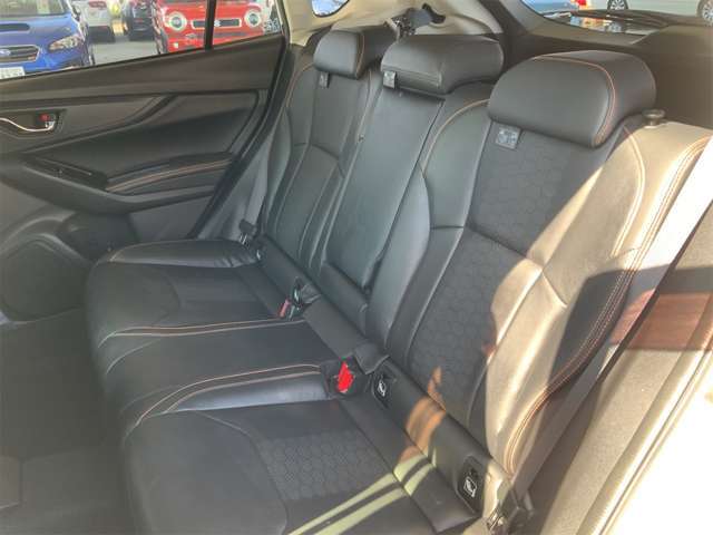 『中古だから現車見に行きたいけどなかなか行けない・・』ご安心ください◎追加でご覧になりたい箇所のお写真やビデオ通話でオンライン商談も承っておりますので、お気軽にお申し付けください◎