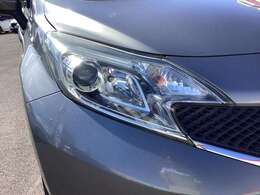 【ヘッドライト】視認性に優れています。対向車にも優しい光です。