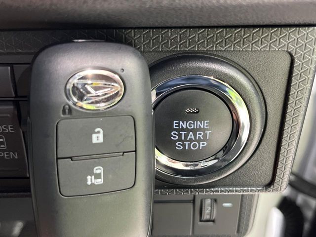 【パワースライドドア】スマートキーや運転席のスイッチでスライドドアの開閉が可能♪電動だから力を入れてドアを開ける必要が無く、小さいお子様でも、重い荷物を持っている時もラクに開け閉めできます♪