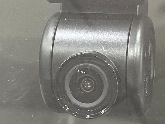 【ドライブレコーダー】安心・安全なカーライフに必須のドライブレコーダーを装備！走行中はもちろん、あおり運転や事故に遭遇した際の状況も映像で記録し、万一のリスクに備えます。