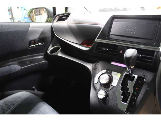 インパネ周りも綺麗です☆