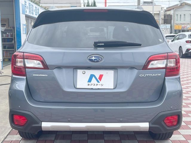 安心の最長10年・走行無制限保証（有償）をご用意。保証内容も充実はもちろん、無料点検＆オイル交換や、年中無休の全国・24時間ロードサービスも付帯されておりますのでご安心下さい。