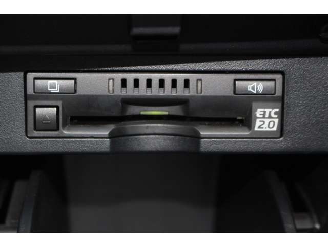 全国対応2年保証付　車検整備付　フリップダウンモニター　パワーバックドア　ナビTVバックモニター　両側パワースライドドアETC　スマートキ　Bluetooth接続　ハーフレザー　タイヤ4本新品　純正アルミホイール