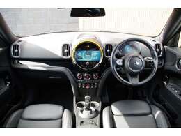 LIBERALAは、輸入車選びの新たなスタイルを提案するインポート・セレクト・ブランドです。オーナー様となる方がクルマから直接感じる感性を第一にした、最良の一台との出会いをコーディネートいたします。