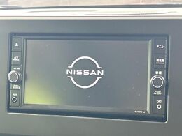 【純正ナビ】人気の純正ナビを装備。オーディオ機能も充実しており、Bluetooth接続すればお持ちのスマホやMP3プレイヤーの音楽を再生可能！毎日の運転がさらに楽しくなります！！