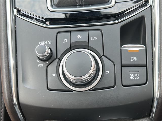 気になる車はすぐにお問い合わせください！画面右側の0066から始まる無料ダイヤルからお問い合わせ下さい！専門スタッフがお車のご質問にお答えいたします！