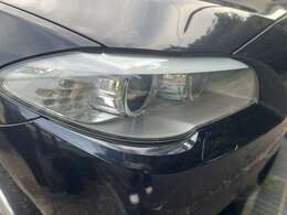 アダプティブヘッドライトです。黄ばみもなく非常に綺麗です。