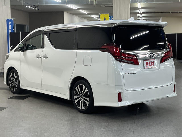 最長8年間の保証制度も充実しています！中古車にも新車保証内容が付帯可能！ここまで出来るのは、品質に自信があるからこそです！