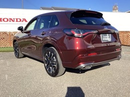 自社整備工場で点検整備をおこなってからお渡ししています。車検が残っている場合は『12ヶ月点検整備』を、車検整備付きの場合は『車検整備』をおこないます。整備費用は車両本体価格に含まれています。