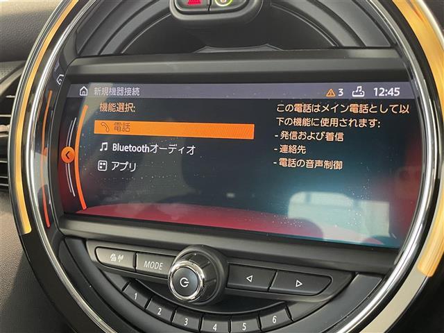LIBERALAでは多種多様の車種をご用意させていただいております。お客様がご納得いくまで、そのお車の持つ特性を五感すべてで感じ取っていただける場をご提供します。