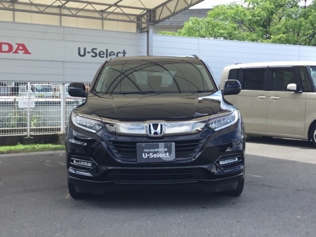 お客様に安全で快適なカーライフをお送りいただくために、中古車にも高いレベルの品質基準を設け、その基準に従って、全ての中古車について納車前整備を実施しています。