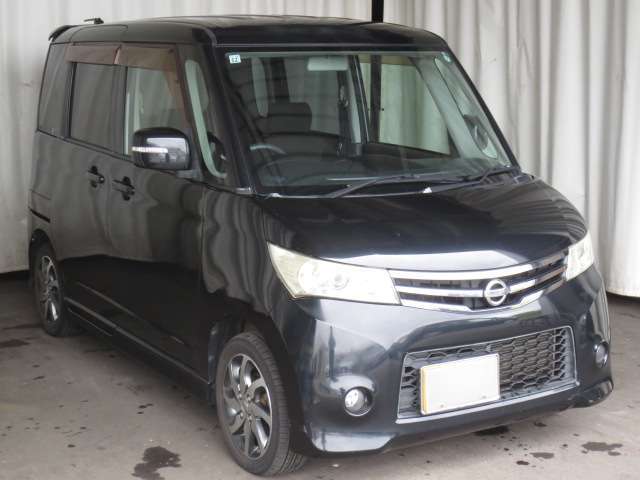 在庫台数も30台以上を常時展示しておりますので、軽自動車からコンパクト、セダン、ミニバンまで幅広くラインナップしております。自社搬送車もございますので、万が一のトラブル対応もお任せ下さい。