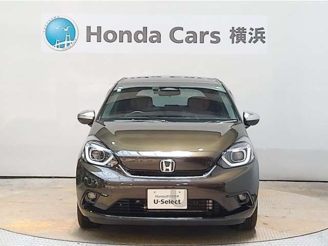 Honda認定中古車はU-Select保証1年付きで、有料で最長5年まで延長可能です。またU-Select　Premium保証の中古車は無料保証2年付きで、有料で最長5年まで延長可能です。