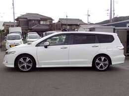 もちろん全国販売可能です。気になるお車の画像、装備内容や商談状況などメールでお送りすることもできますので是非気軽にお問合せください。