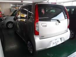 室内展示場を完備しておりますので、天候の悪い日でもゆっくりと車両をご覧下さい。