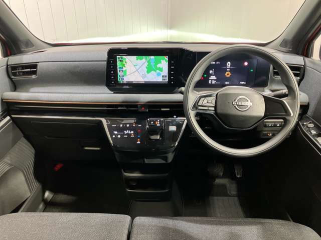 電気自動車ならではの力強い加速。スムースな発進。静粛性。今までの軽の常識を覆す新感覚の走り！