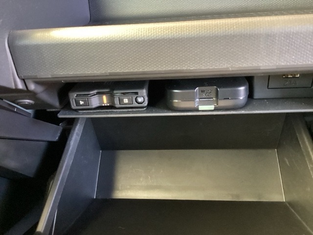 ETC付いてます。ETCが使用可能な道路通行料はキャッシュレスでスマートに走行できます。再セットアップして納車致します。